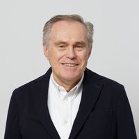 Farbiges Portraitfoto von Ernst Krottendorfer
